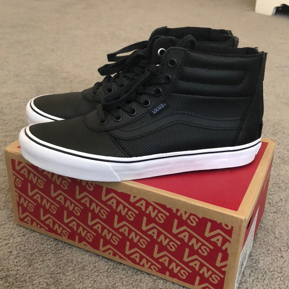 Milton hi zip black leather Vans (womens)
